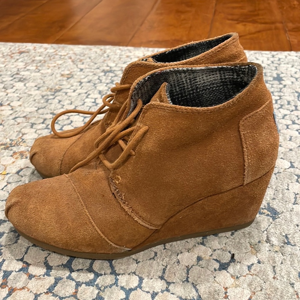 Tom’s Wedge Booties